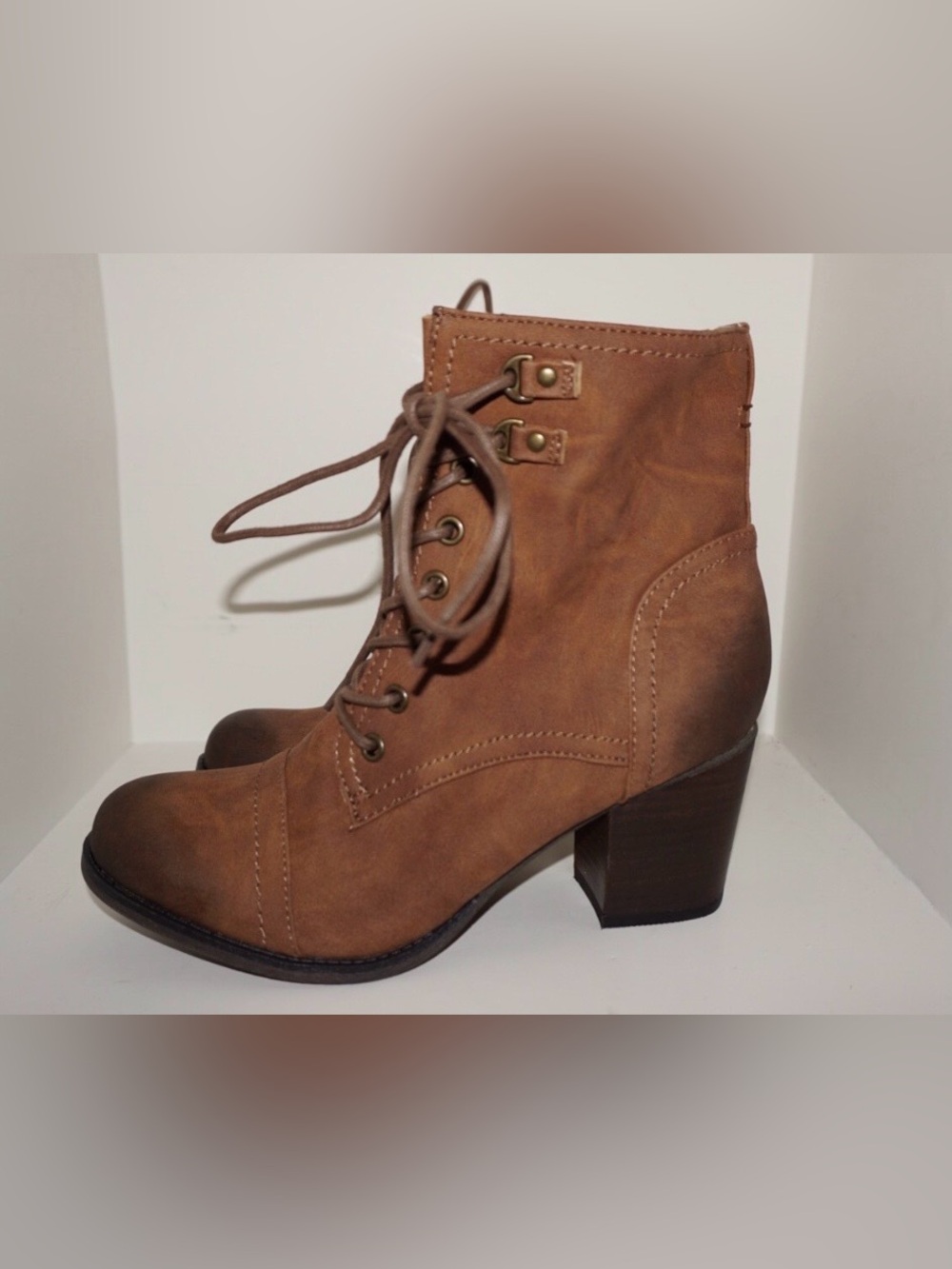 •madden girl• “WESTMONT” Cognac Lace-Up Booties [Discontinued] Brand New, Size 9